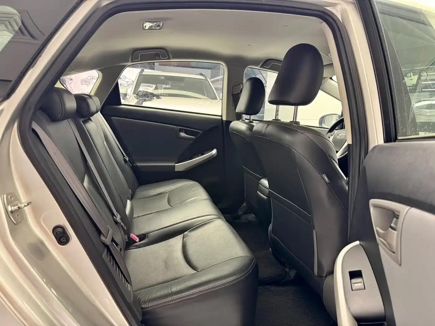 2012 Prius 1.8L Luxury Edition — миниатюра 18