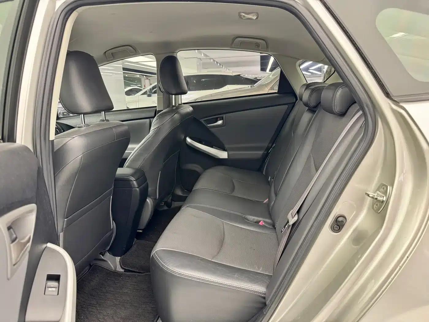 2012 Prius 1.8L Luxury Edition — миниатюра 23