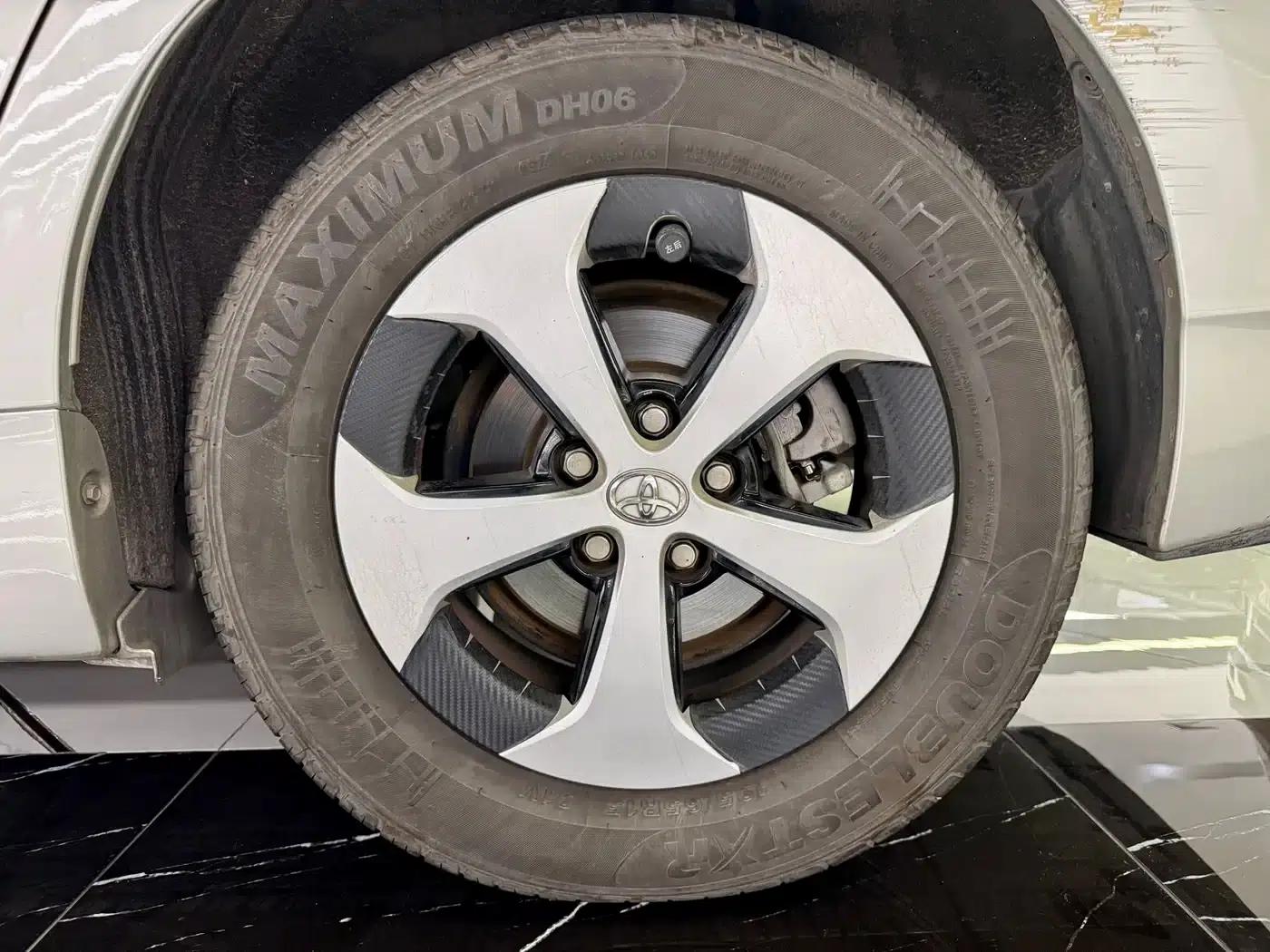 2012 Prius 1.8L Luxury Edition — миниатюра 27