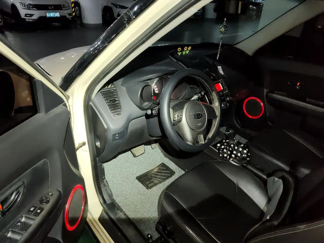 Kia Soul 2010 1.6L AT GL — миниатюра 17
