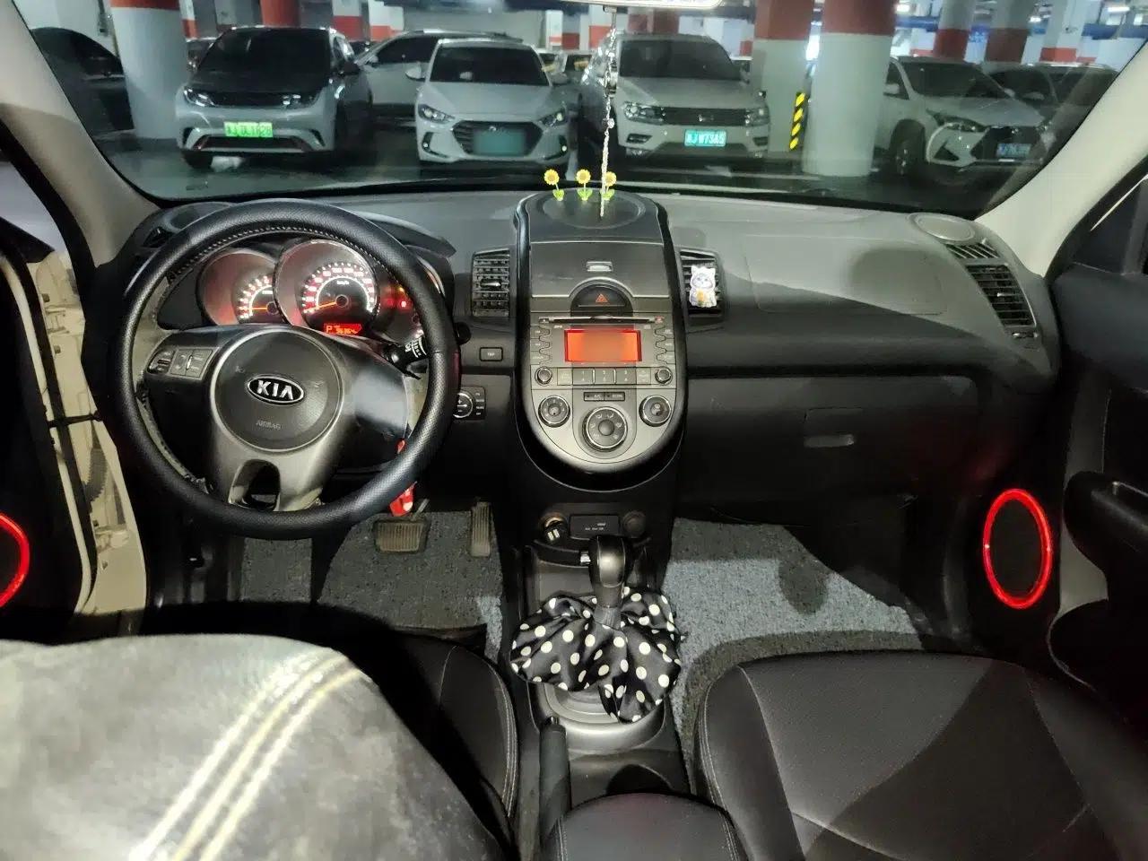 Kia Soul 2010 1.6L AT GL — миниатюра 10