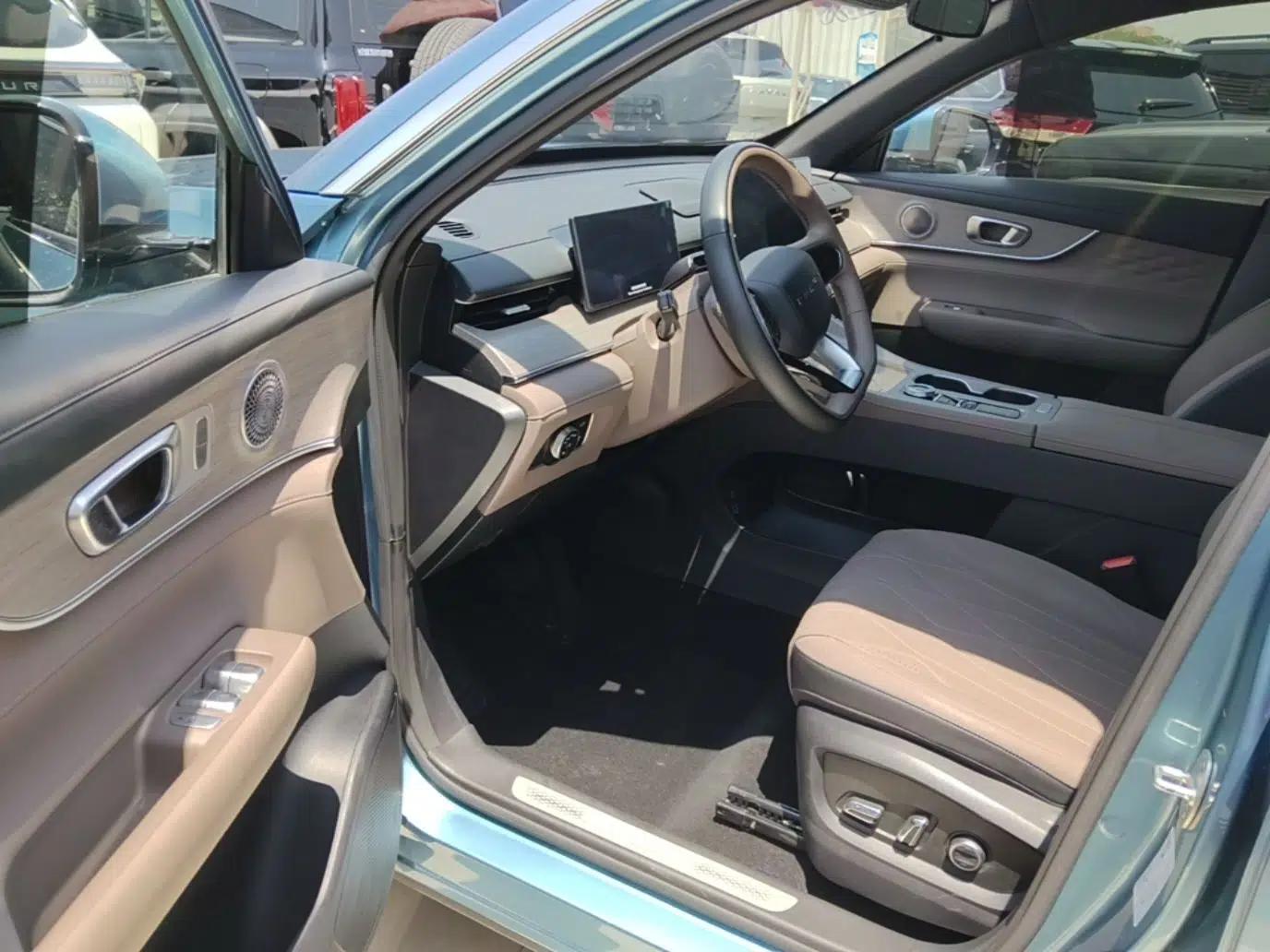 Chery Tiggo 8 PLUS C-DM 2025 1.5T 116 km Prestige Version 5 Seats — миниатюра 19