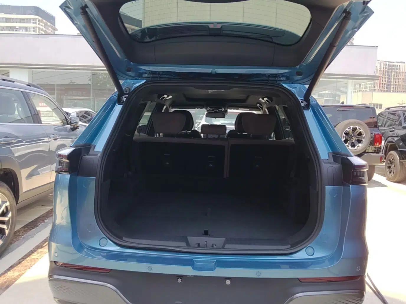 Chery Tiggo 8 PLUS C-DM 2025 1.5T 116 km Prestige Version 5 Seats — миниатюра 22