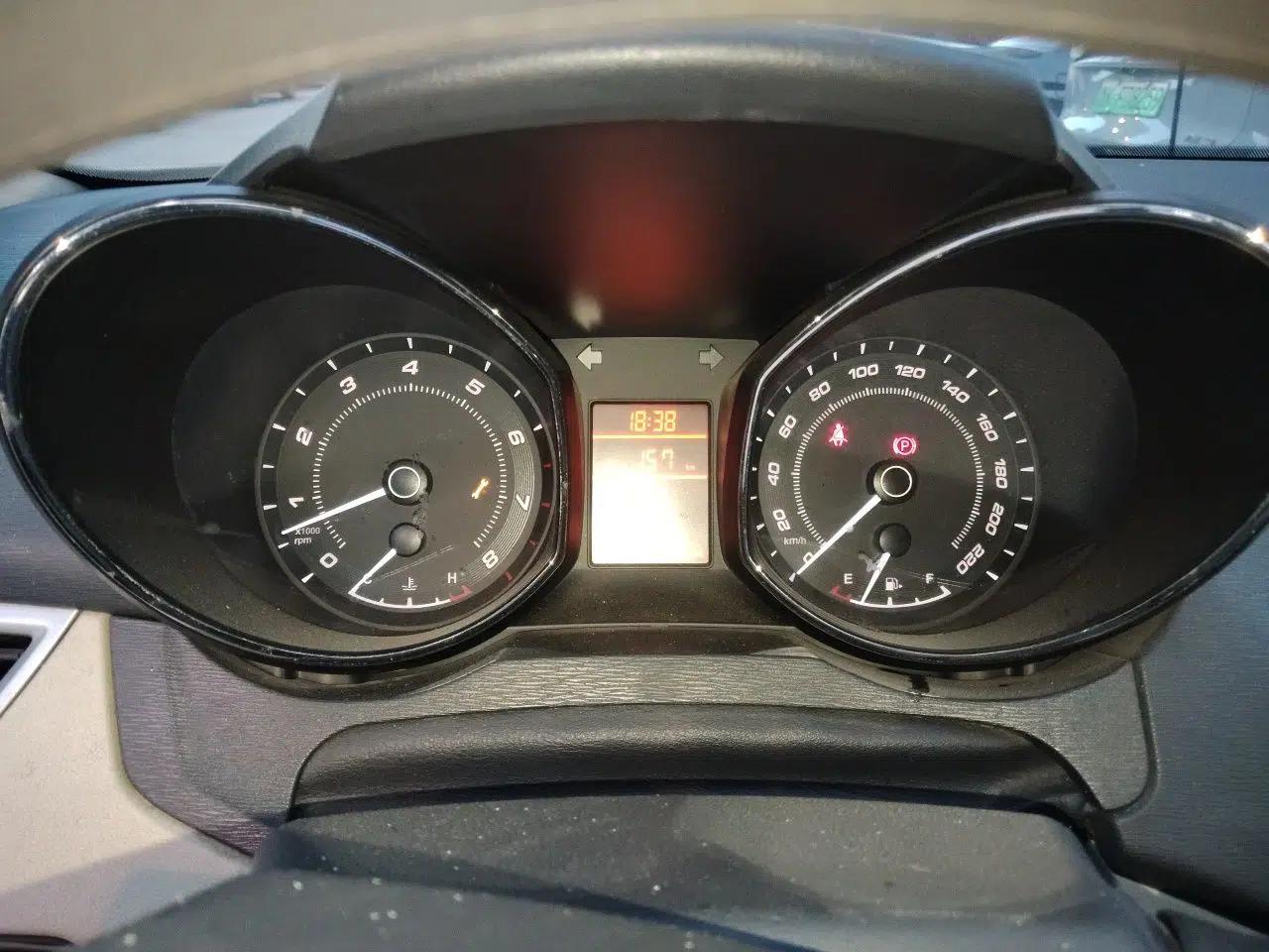 Chery Arrizo 7 2015 1.6L Manual Zhi Ling Edition — миниатюра 12