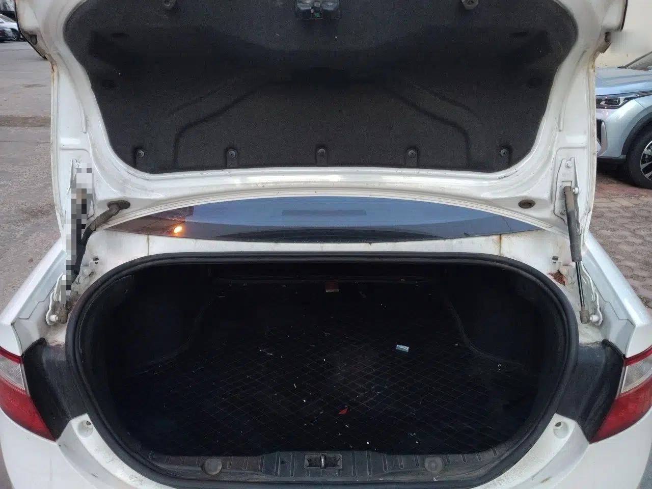 Chery Arrizo 7 2015 1.6L Manual Zhi Ling Edition — миниатюра 20