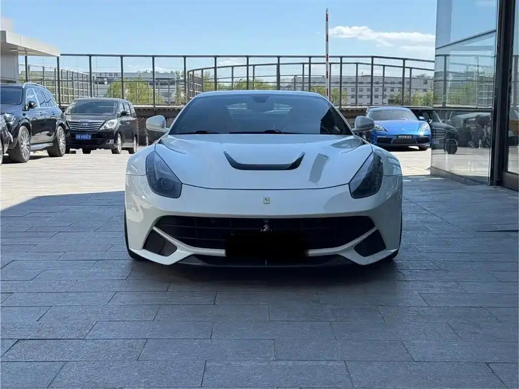 2013 F12berlinetta 6.3L Standard Model — миниатюра 3