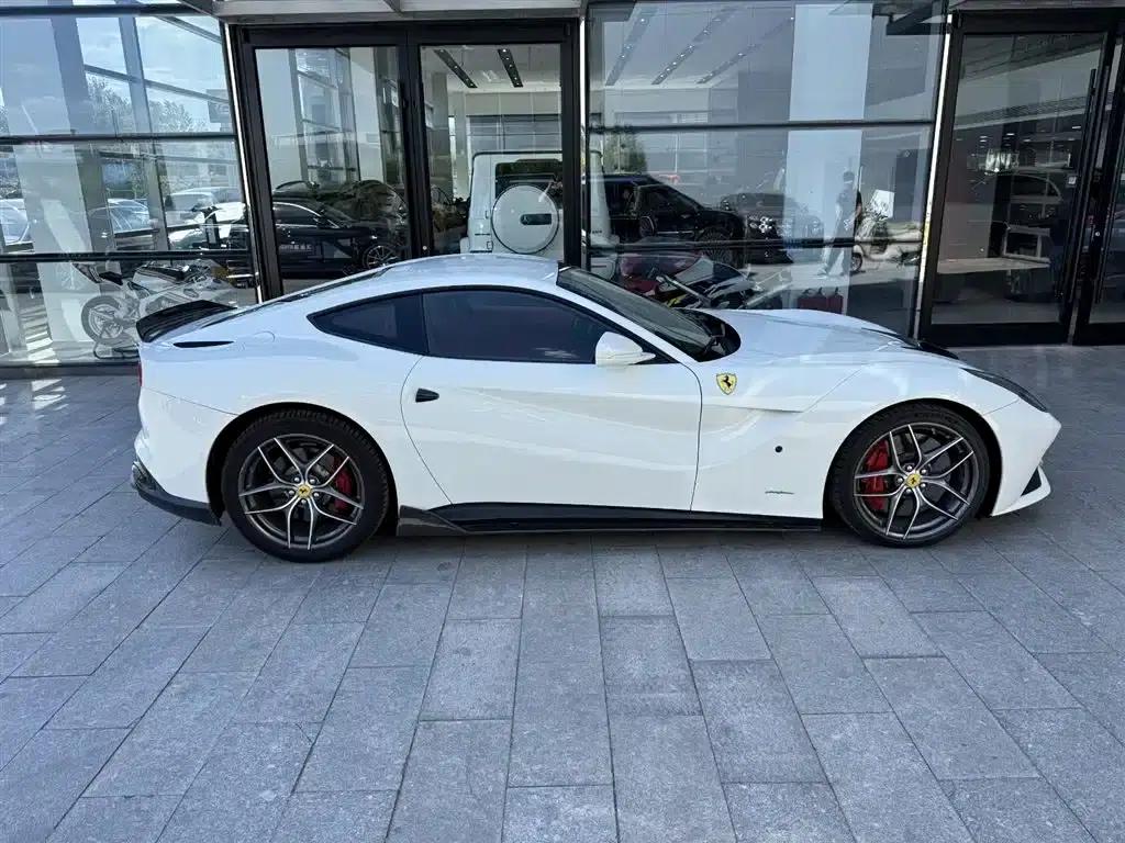2013 F12berlinetta 6.3L Standard Model — миниатюра 4