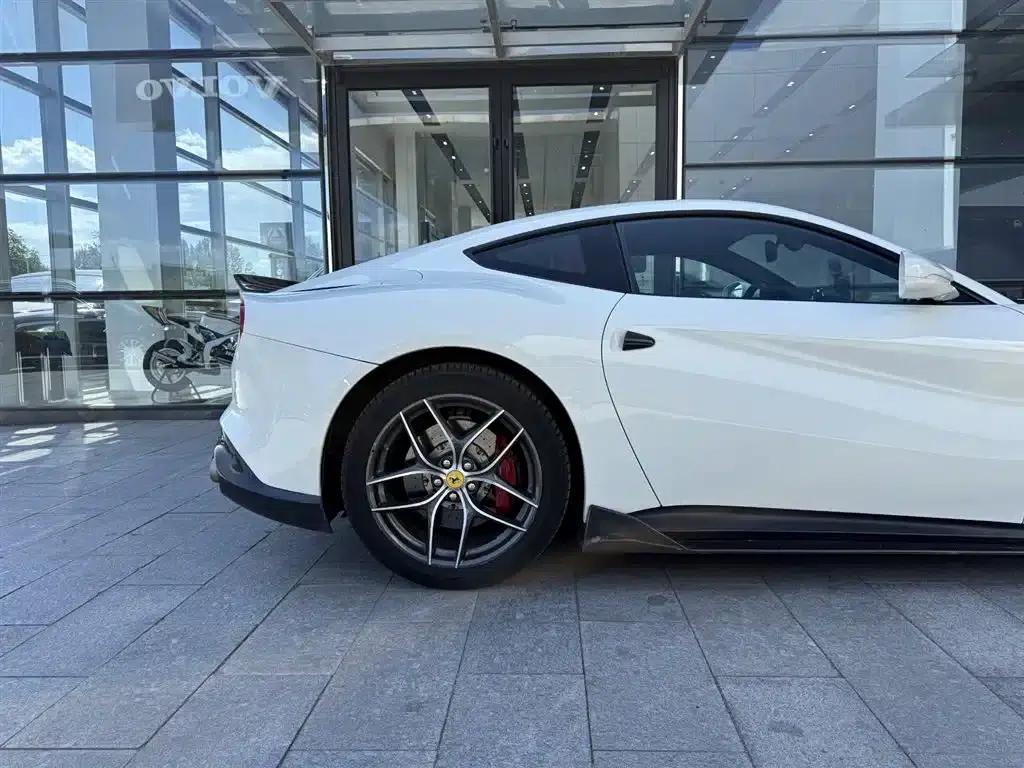2013 F12berlinetta 6.3L Standard Model — миниатюра 5