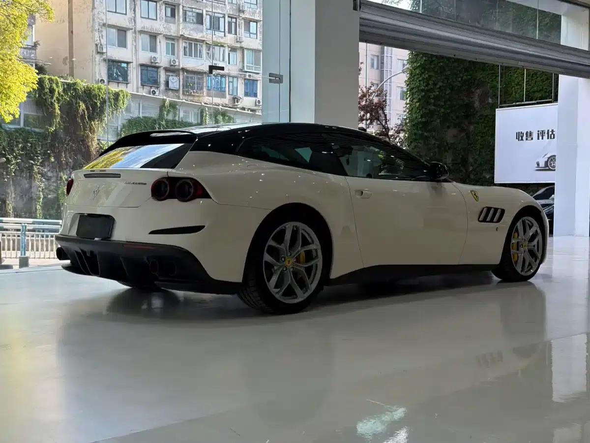 2016 GTC4Lusso 6.3L V12 — миниатюра 3