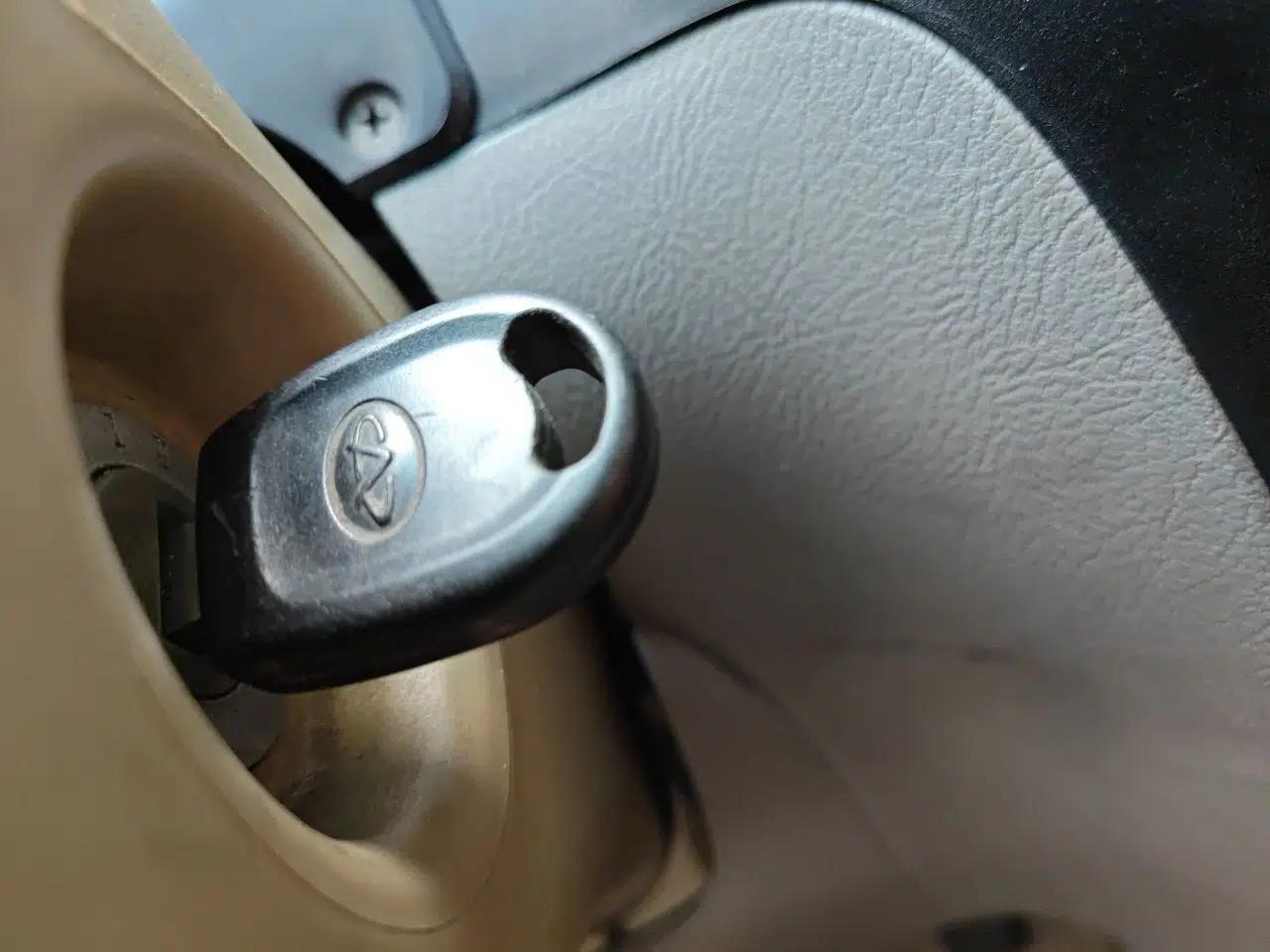 Chery QQ3 2012 Fashion Edition 1.0L Manual Champion Version — миниатюра 9