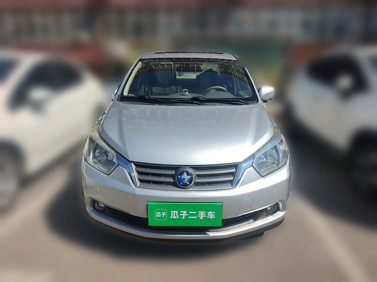 Venucia D50 2012 1.6L Manual Luxury Edition — миниатюра 2