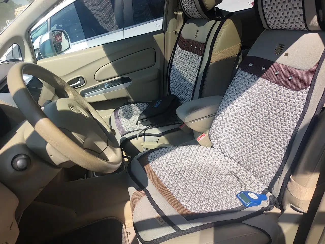 Venucia D50 2012 1.6L Manual Luxury Edition — миниатюра 16