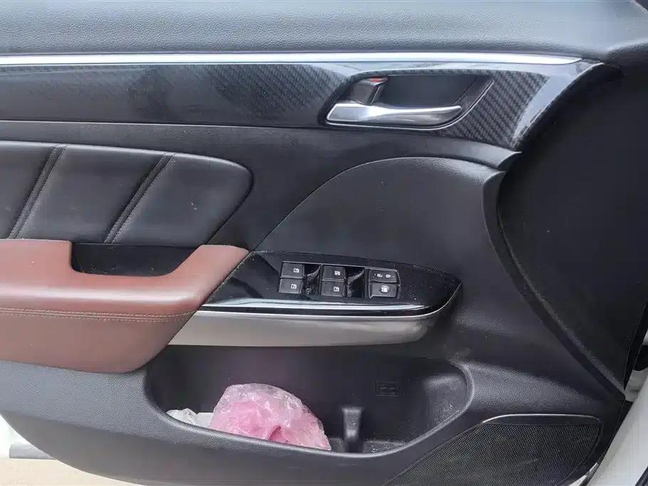 Trumpchi GS7 2017 280T 2WD Luxury Edition — миниатюра 7