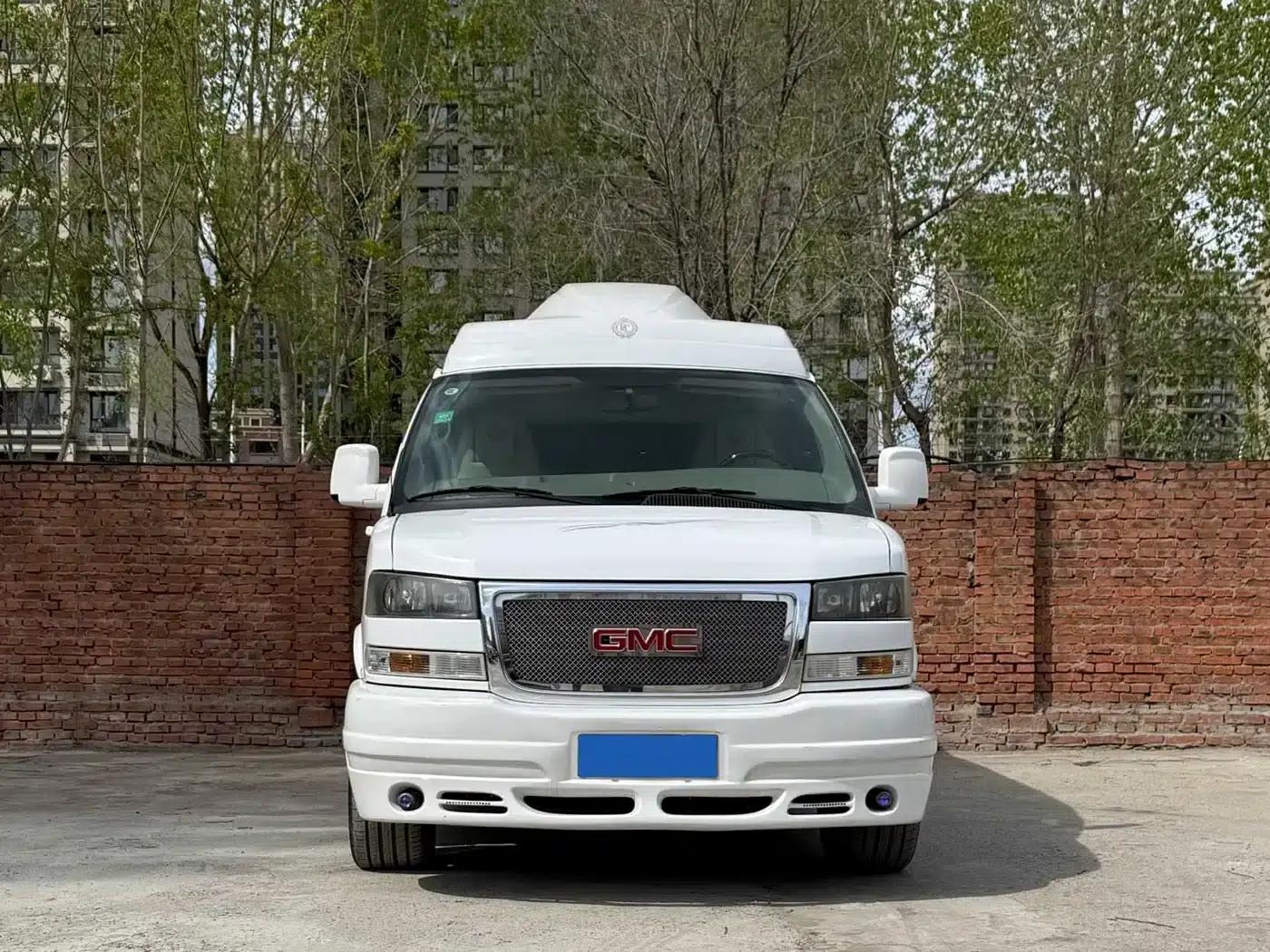 2013 SAVANA 6.0L 2500S Sport Edition 10-seater — миниатюра 2