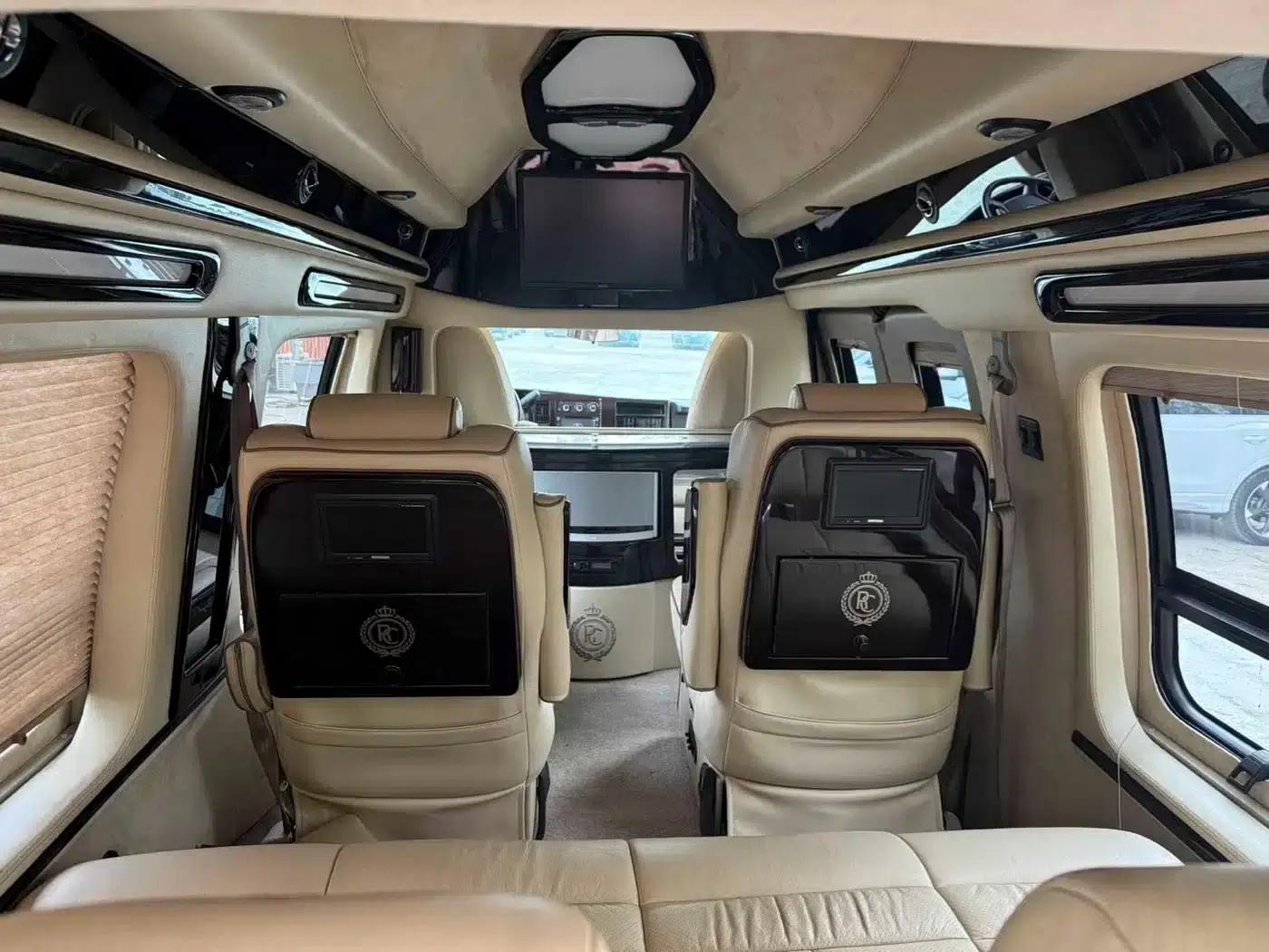 2013 SAVANA 6.0L 2500S Sport Edition 10-seater — миниатюра 5