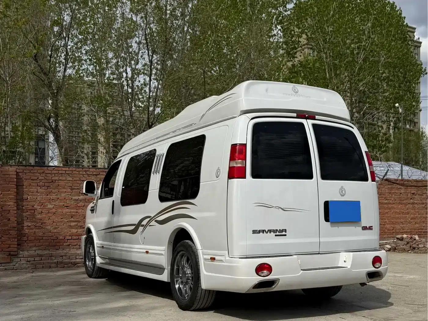 2013 SAVANA 6.0L 2500S Sport Edition 10-seater — миниатюра 7