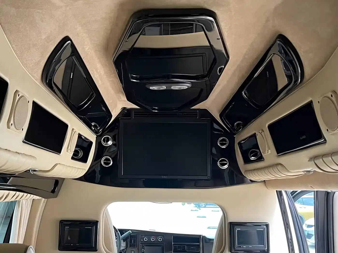 2011 SAVANA 6.0L Business Star 7-seater — миниатюра 14