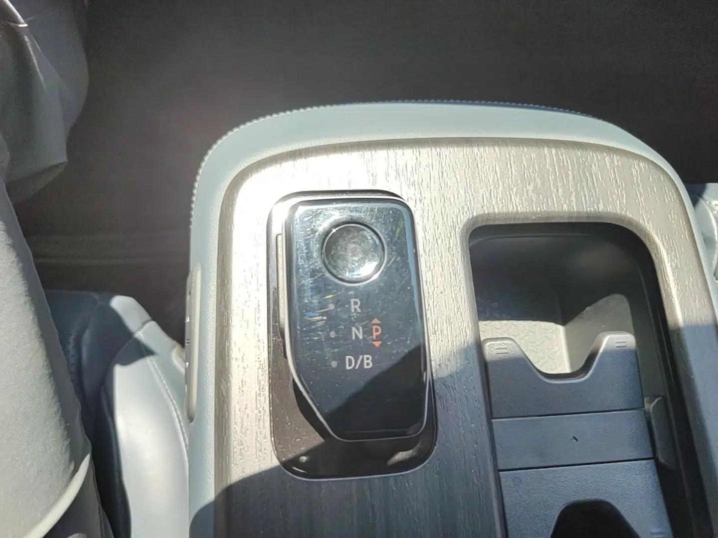 Nissan ARIYA 2022 Four-Wheel-Drive High-Performance Top-Tier Model — миниатюра 16
