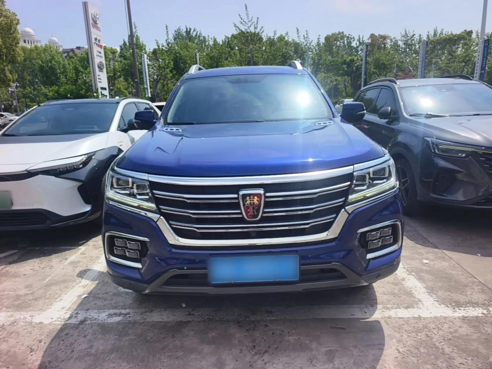 Roewe RX8 2019 30T Smart Connectivity Two-Wheel Drive Supreme Flagship Edition — миниатюра 2