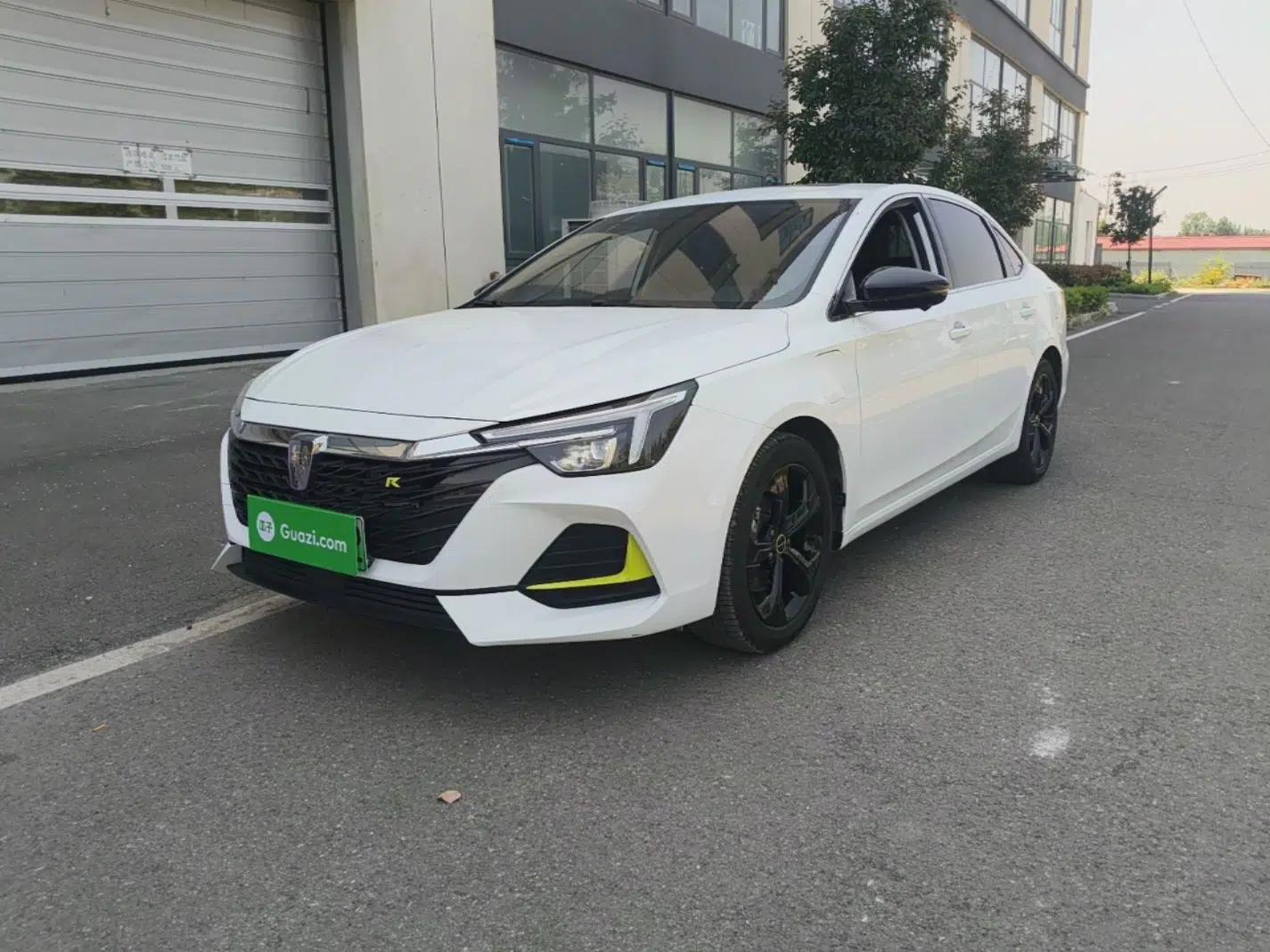 Roewe i6 MAX New Energy 2020 1.5T PHEV Sporty Cool Edition — миниатюра 1