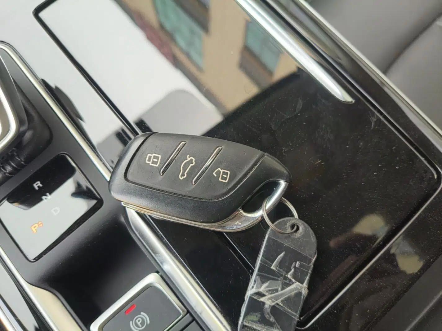 Roewe i6 MAX New Energy 2020 1.5T PHEV Sporty Cool Edition — миниатюра 12