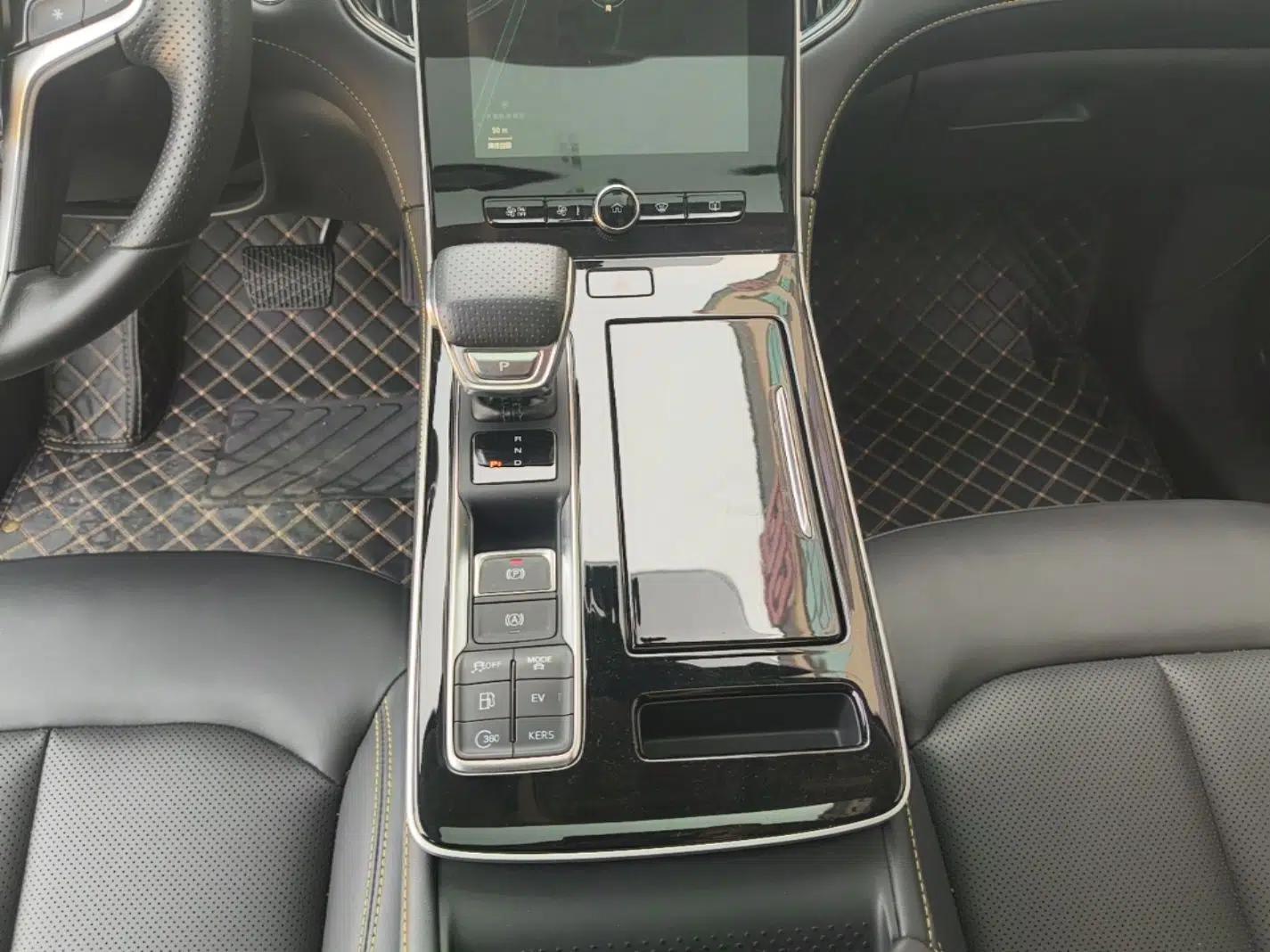 Roewe i6 MAX New Energy 2020 1.5T PHEV Sporty Cool Edition — миниатюра 17