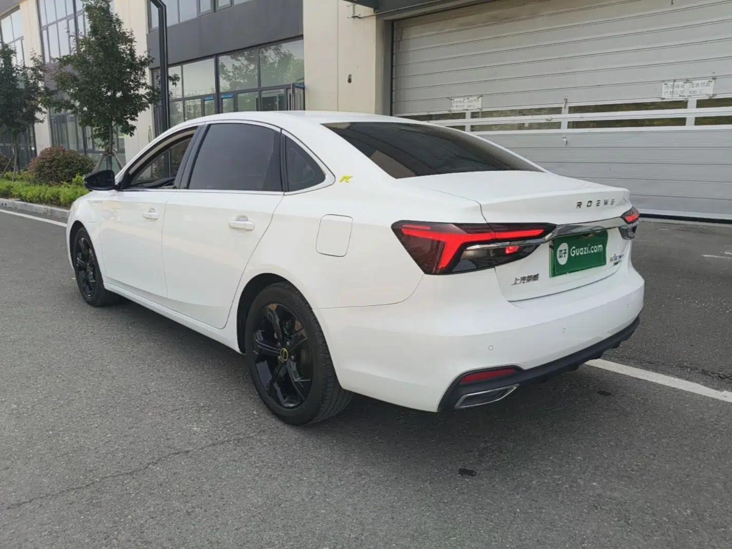 Roewe i6 MAX New Energy 2020 1.5T PHEV Sporty Cool Edition — миниатюра 4