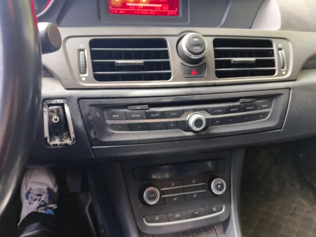 Roewe 550 2014 550S 1.8L Manual Smart Selection Model — миниатюра 14