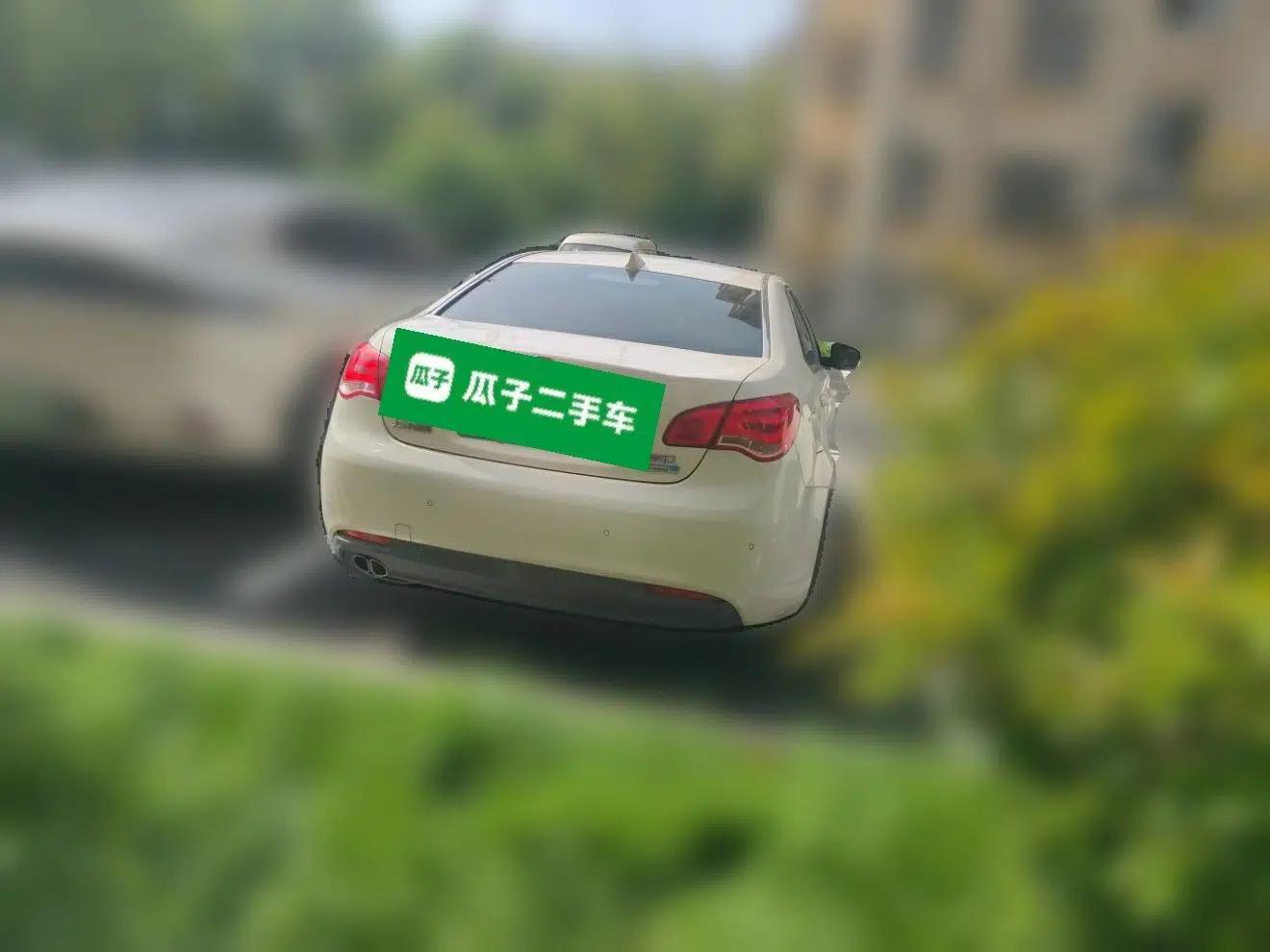 Roewe e550 2014 Flagship Edition — миниатюра 6