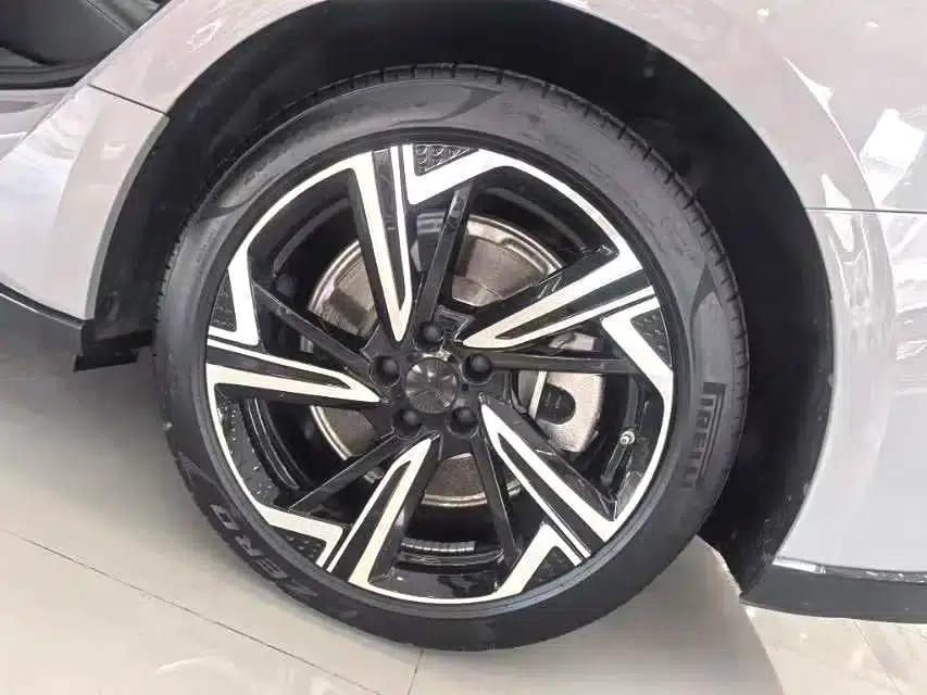Hongqi EH7 2024 760 Pro+ AWD Edition — миниатюра 8