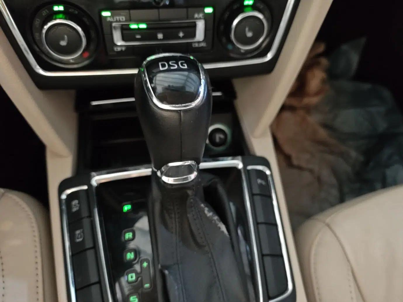 Skoda Superb Combi 2014 2.0 TSI Prestige Edition — миниатюра 17