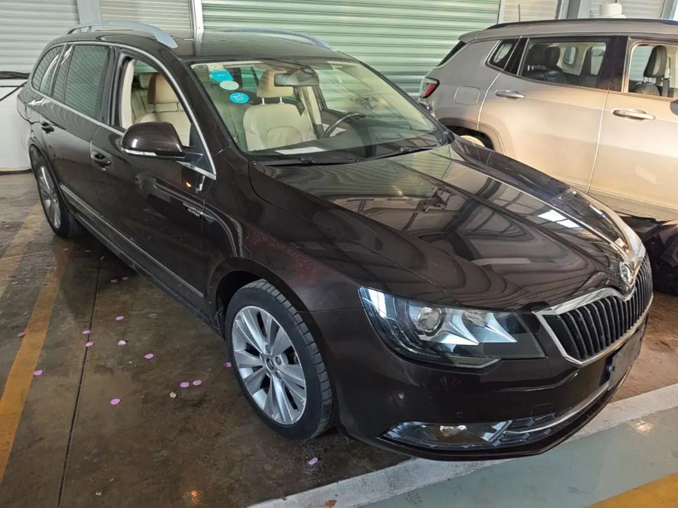 Skoda Superb Combi 2014 2.0 TSI Prestige Edition — миниатюра 3
