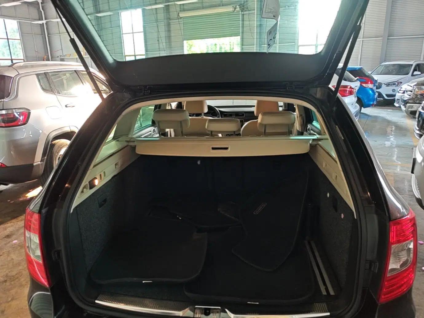 Skoda Superb Combi 2014 2.0 TSI Prestige Edition — миниатюра 22