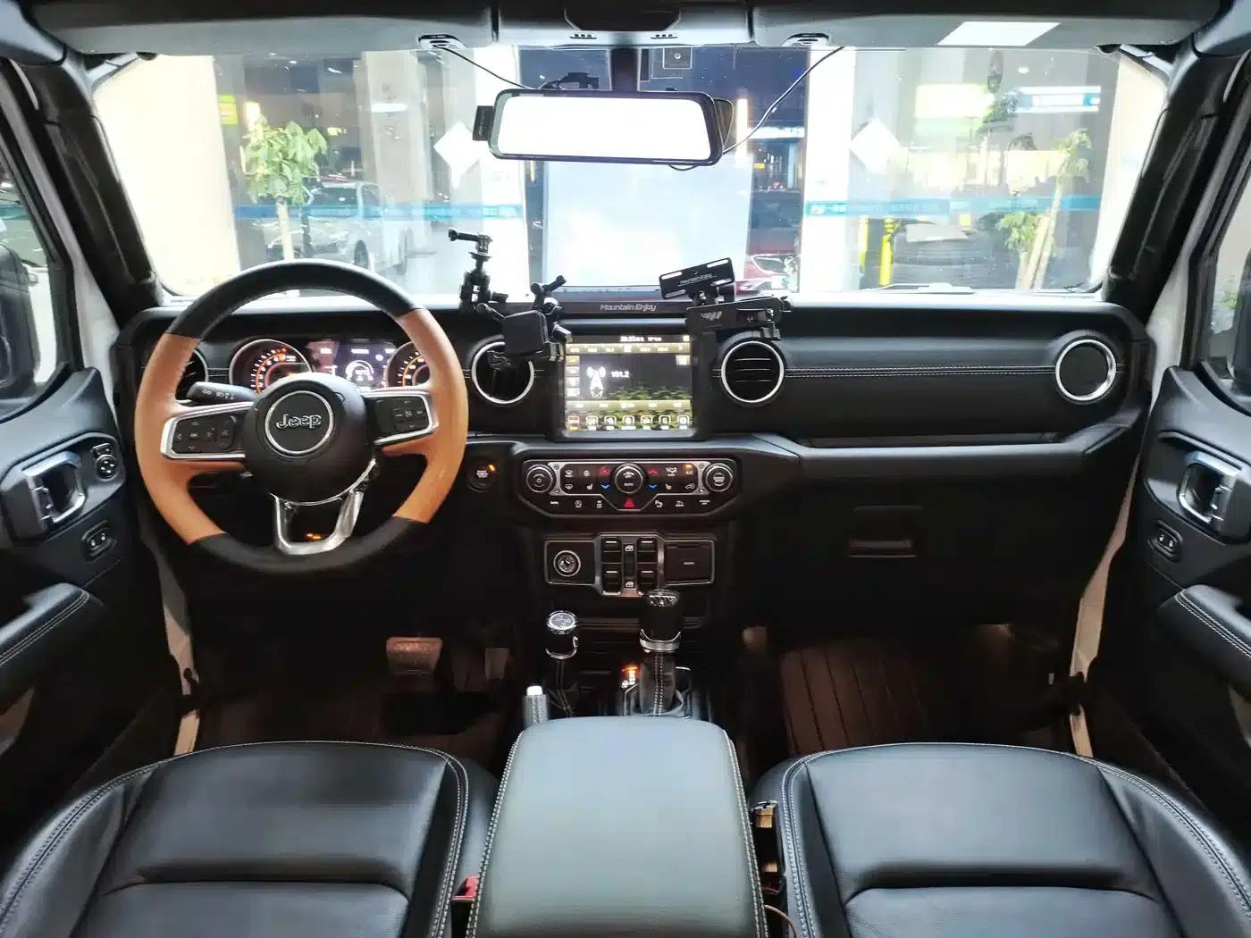 Gladiator 2022 3.6L First Edition — миниатюра 13