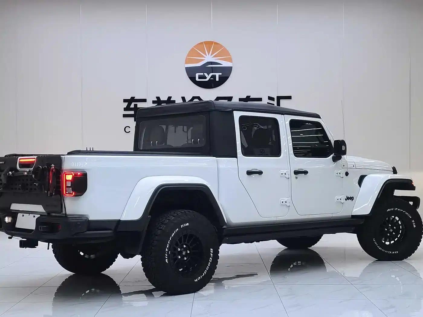 Gladiator 2022 3.6L First Edition — миниатюра 4