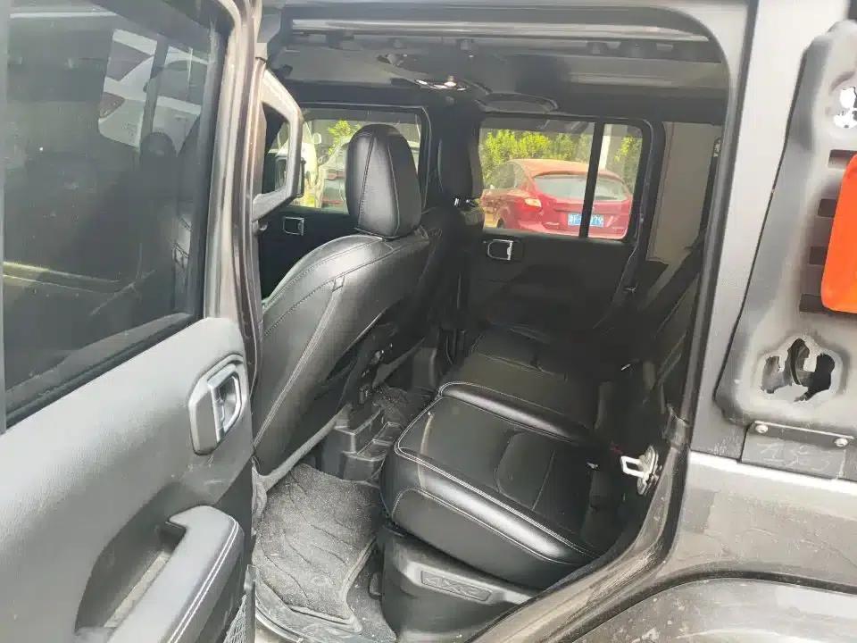 Jeep Wrangler New Energy 2021 Model 4-Door 2.0T 4xe Sahara — миниатюра 9