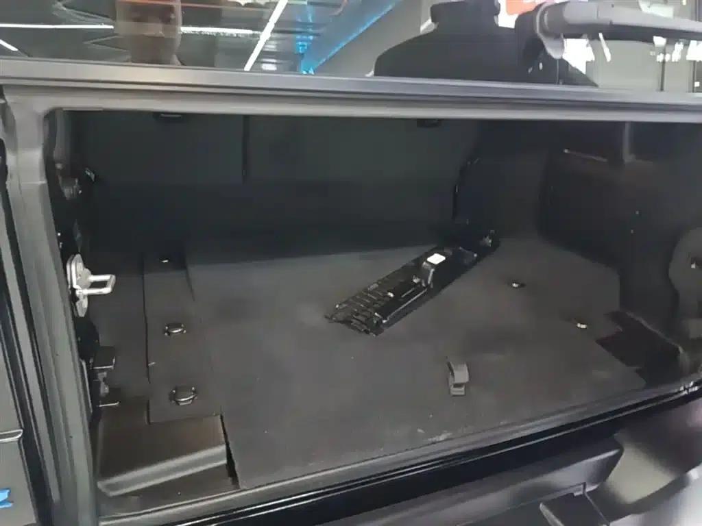Jeep Wrangler New Energy 2021 Model 4-Door 2.0T 4xe Sahara First Edition — миниатюра 19