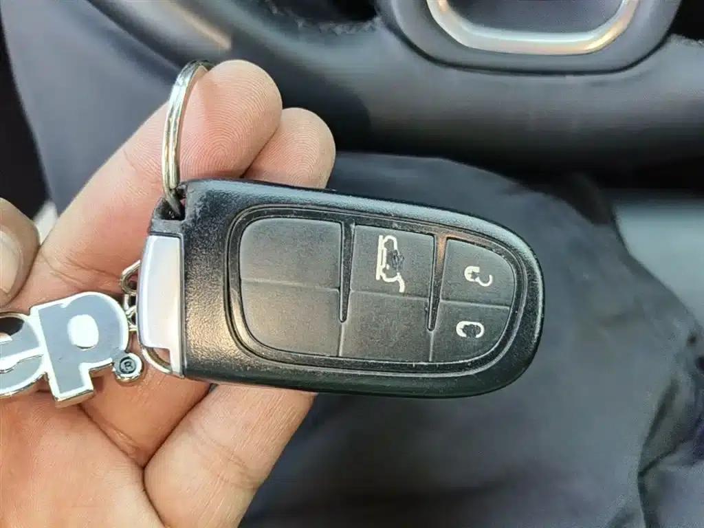 Commander 2018 2.0T 2WD Enjoy Edition (China VI Emission Standard) — миниатюра 9