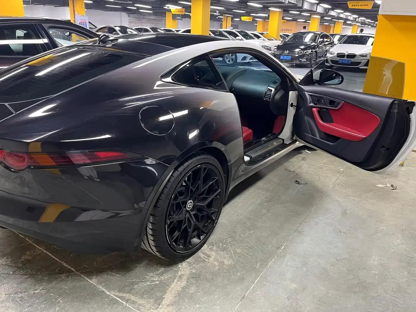 Jaguar F-TYPE 2019 2.0T Hardtop — миниатюра 12