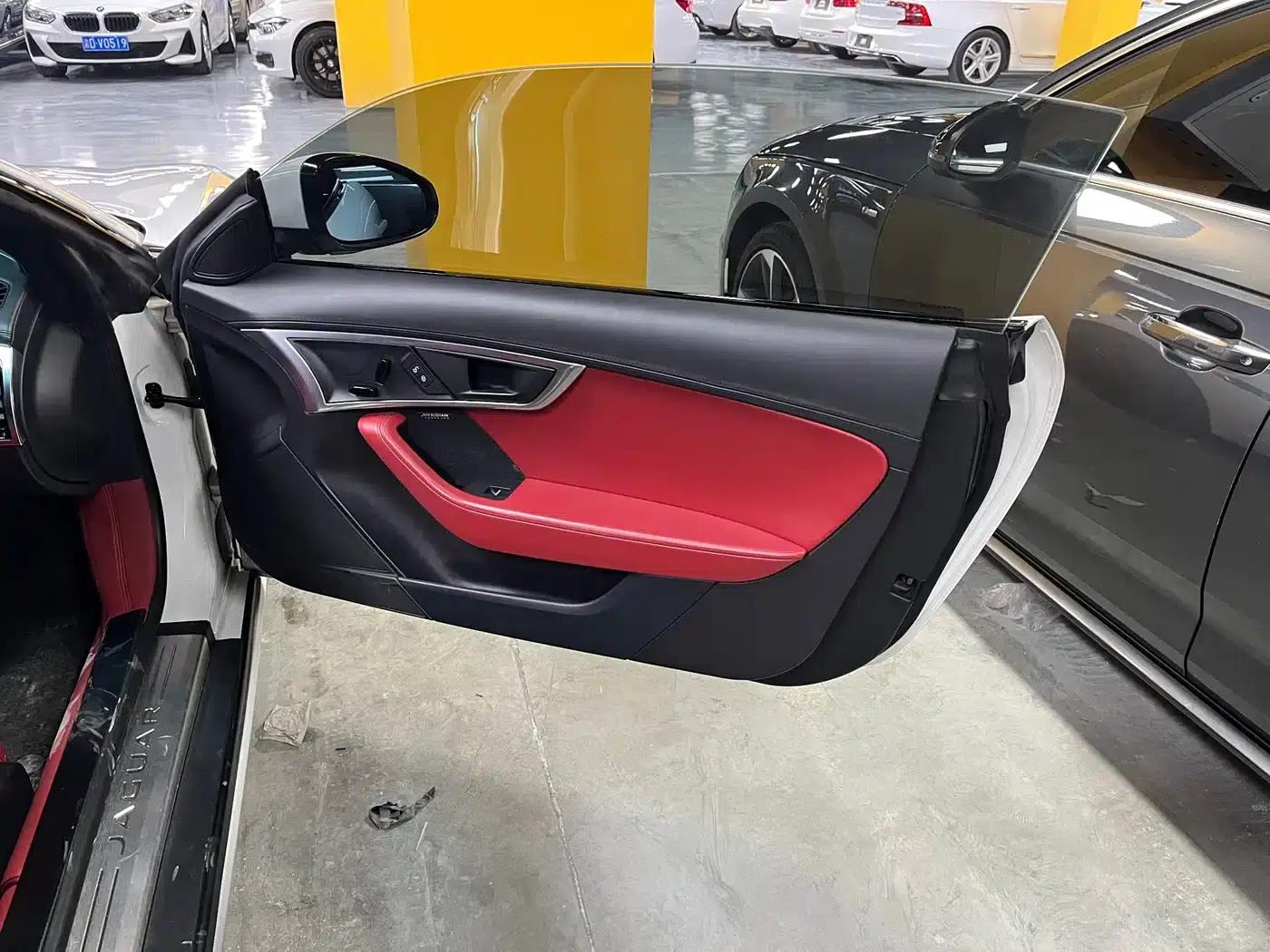 Jaguar F-TYPE 2019 2.0T Hardtop — миниатюра 10