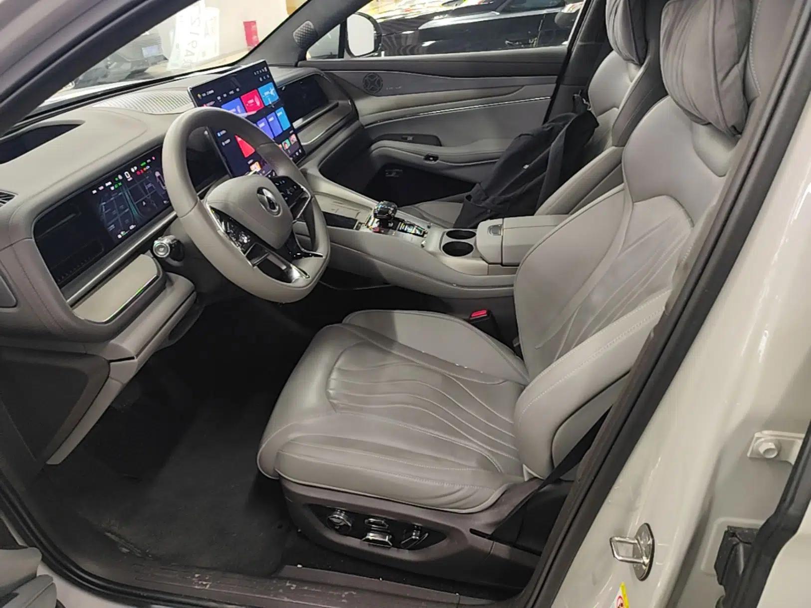 Denza N7 2024 630 All-Wheel Drive Intelligent Driving Max Edition — миниатюра 18