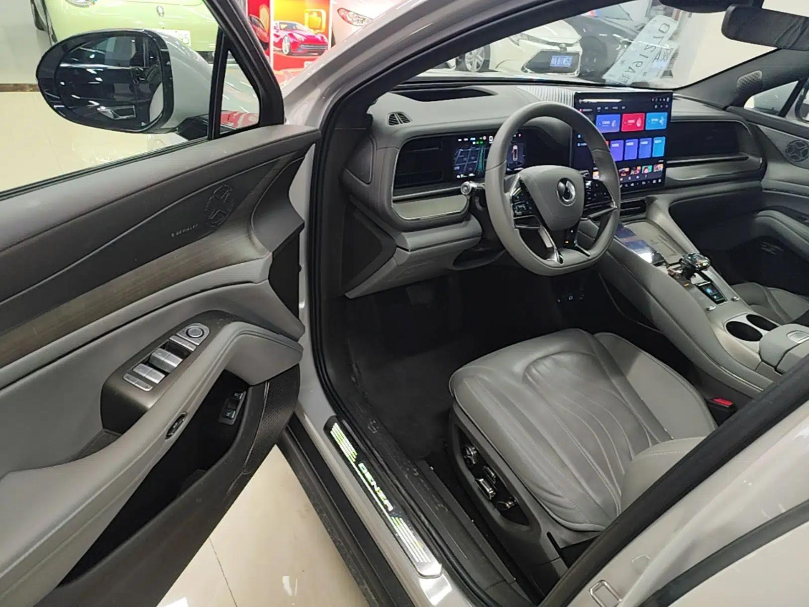 Denza N7 2024 630 All-Wheel Drive Intelligent Driving Max Edition — миниатюра 19
