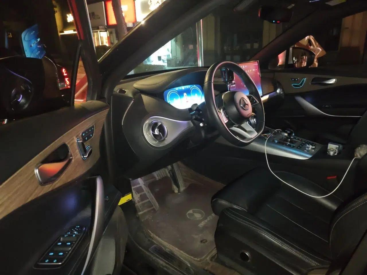 Denza X 2020 PHEV Flagship Edition — миниатюра 17