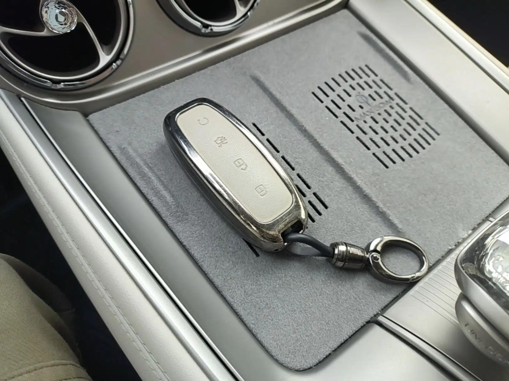 Denza N8 2023 Four-Wheel Drive Ultra-Hybrid Flagship Six-Seater Version — миниатюра 12
