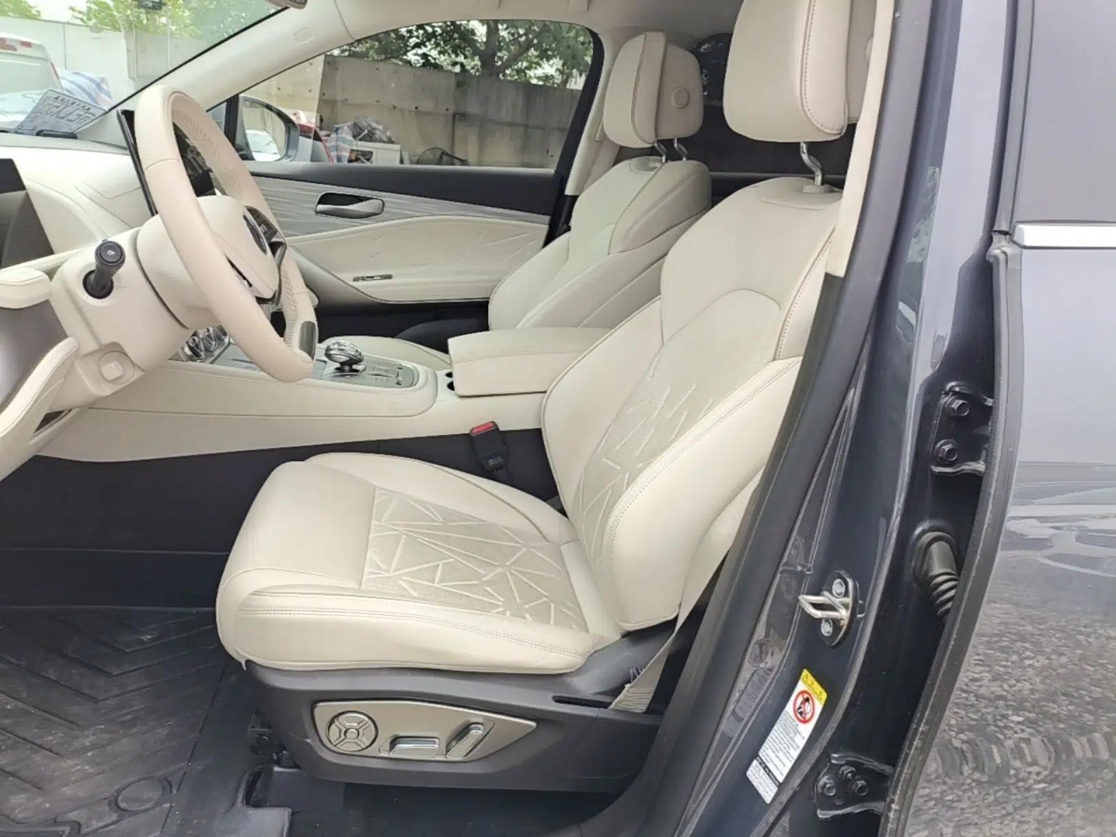 Denza N8 2023 Four-Wheel Drive Ultra-Hybrid Flagship Six-Seater Version — миниатюра 18