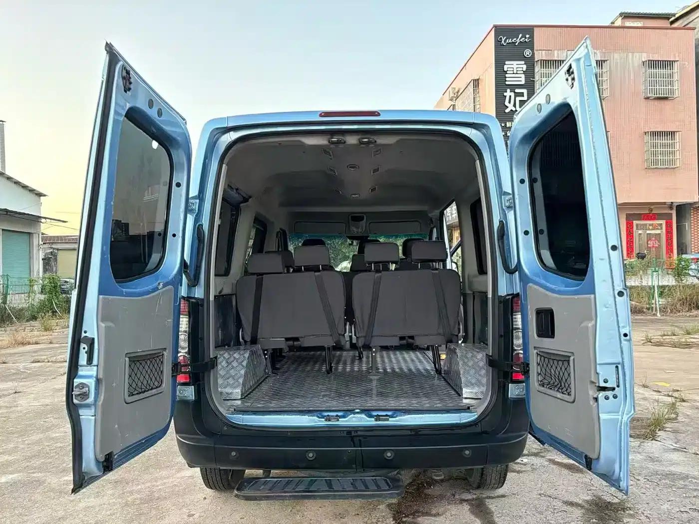 Starlight 2019 1.9T Short Wheelbase Multipurpose Passenger Vehicle — миниатюра 8