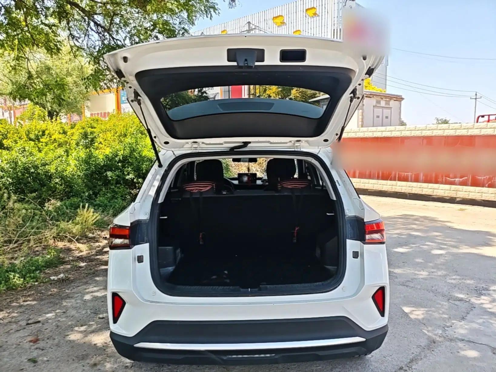 Wuling Alvez 2022 1.5L Manual Free-Style Model — миниатюра 22