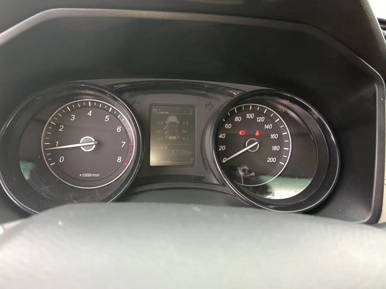 Wuling Zhengcheng 2021 1.5T Manual Luxury Version — миниатюра 12