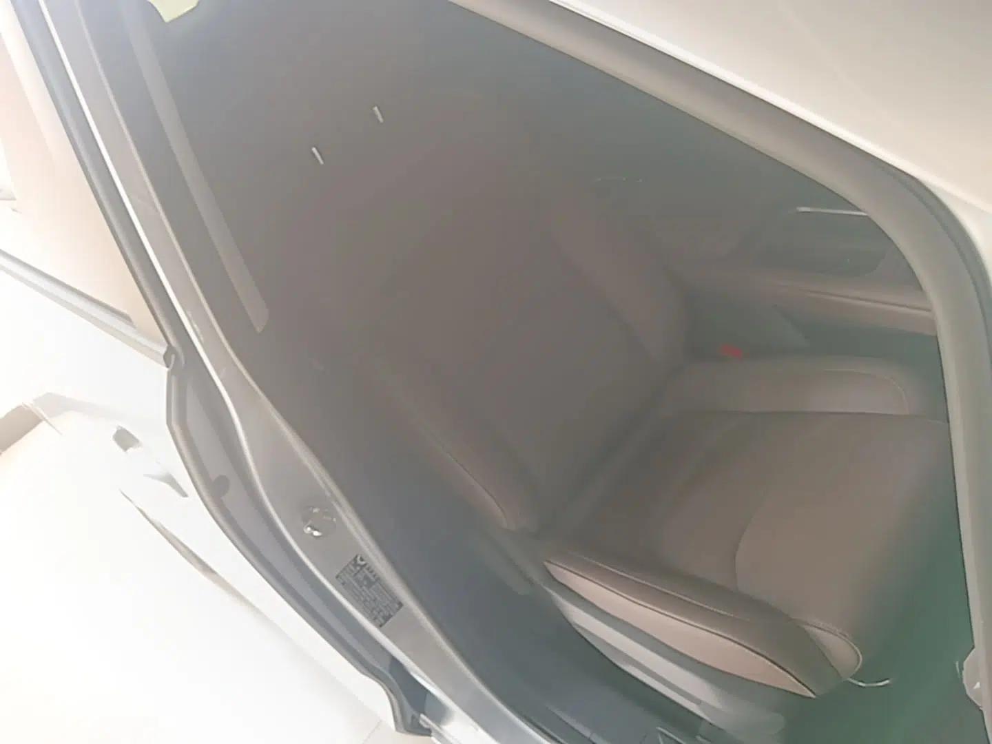 Wuling Starlight 730 2025 Model Plug-in Hybrid 125km Luxury Edition — миниатюра 23