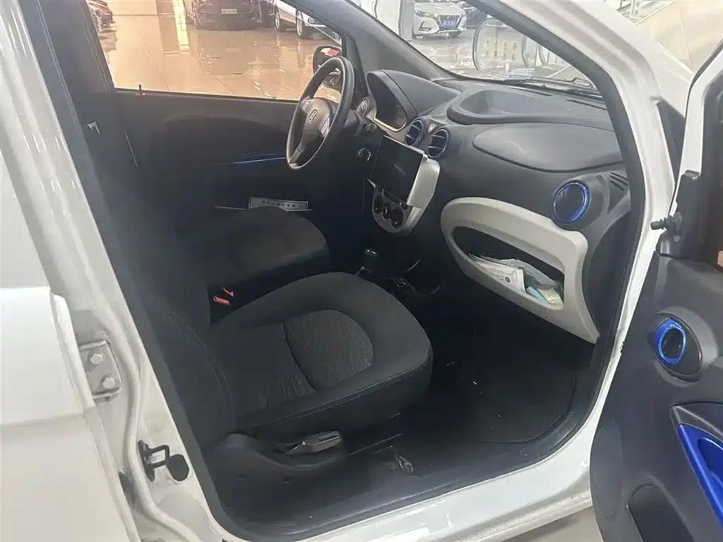 Jiangling E200L 2017 Model E200P Standard Edition — миниатюра 4